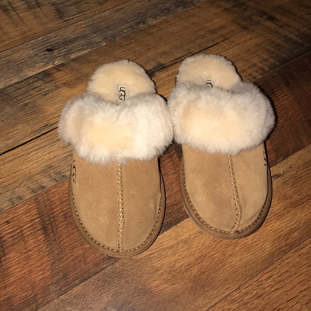 BRAND NEW UNISEX UGG size 13